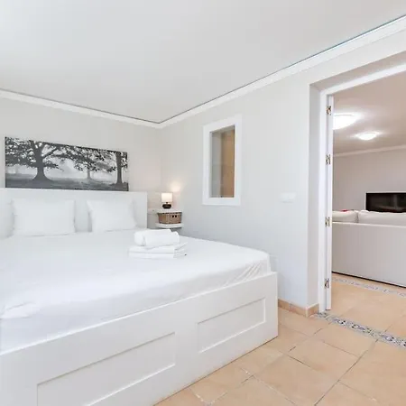 Apartment Perfect On Near Rdr340 Estepona