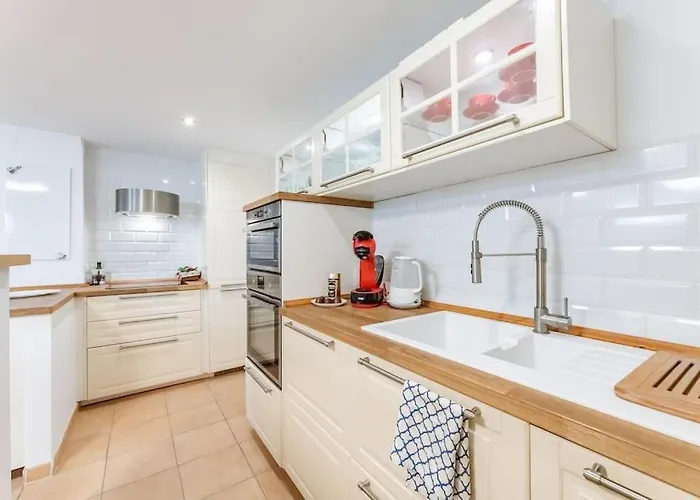 Apartment Perfect On Near Rdr340 Estepona